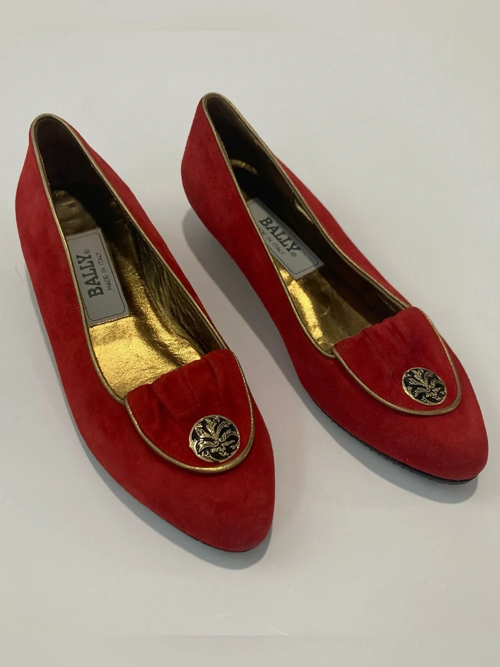 Vintage BALLY Red Suede Gold Trim Button Low Wedge Shoes US 6M Made In Italy